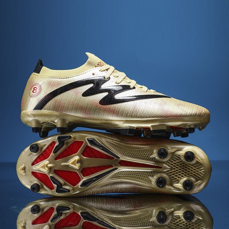 Scarpe da Calcio Classiche di  - Outdoor Sport Court recensione e prezzo